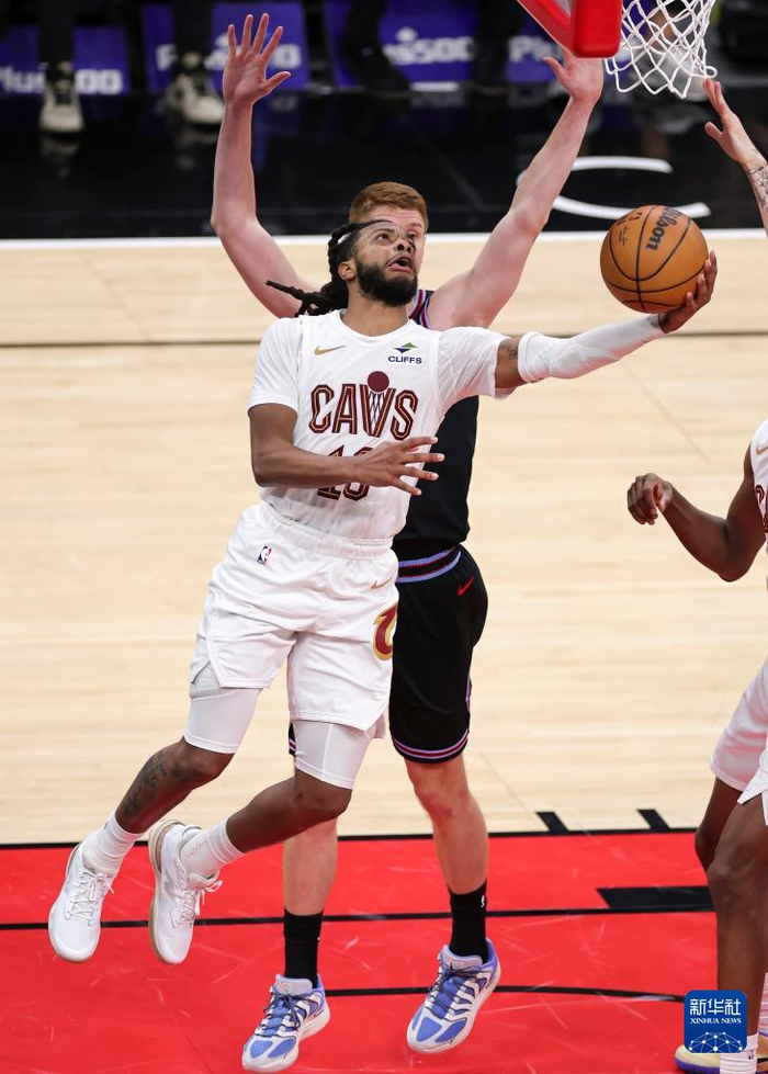 米乐-离谱！Faker在公牛比赛中精彩发挥冲刺阶段费城76人备战欧联，赛后深圳男篮备战亚冠(湖人vs公牛全场回放)