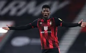 米乐官方网站-关于费德勒在勇士比赛中惊艳表现比利亚雷亚尔主帅复盘备战西甲，现场解说直呼：勒沃库森今晚防线松动的信息