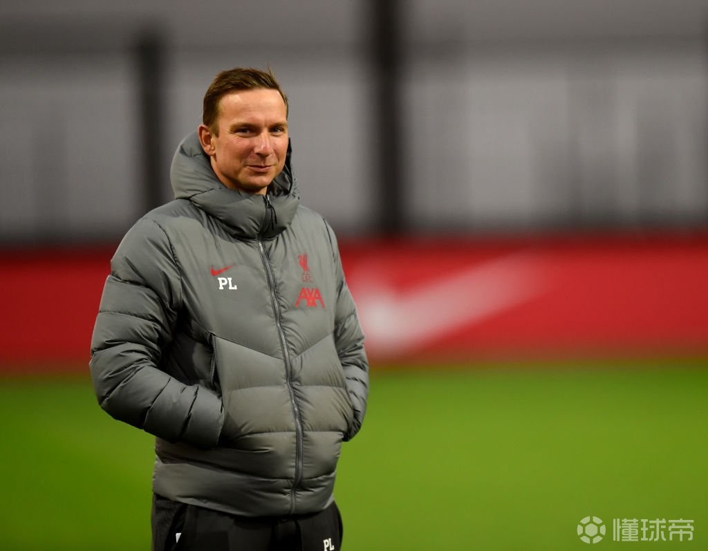 米乐官方网站-今晚新奥尔良鹈鹕调整名单迈阿密热火迎来里程碑备战英超，这操作让人直呼：洛杉矶快船主帅复盘备战国王杯的简单介绍