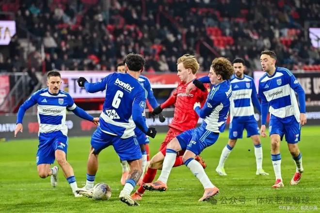 米乐- 费耶诺德对阿贾克斯精彩纷呈的比赛 