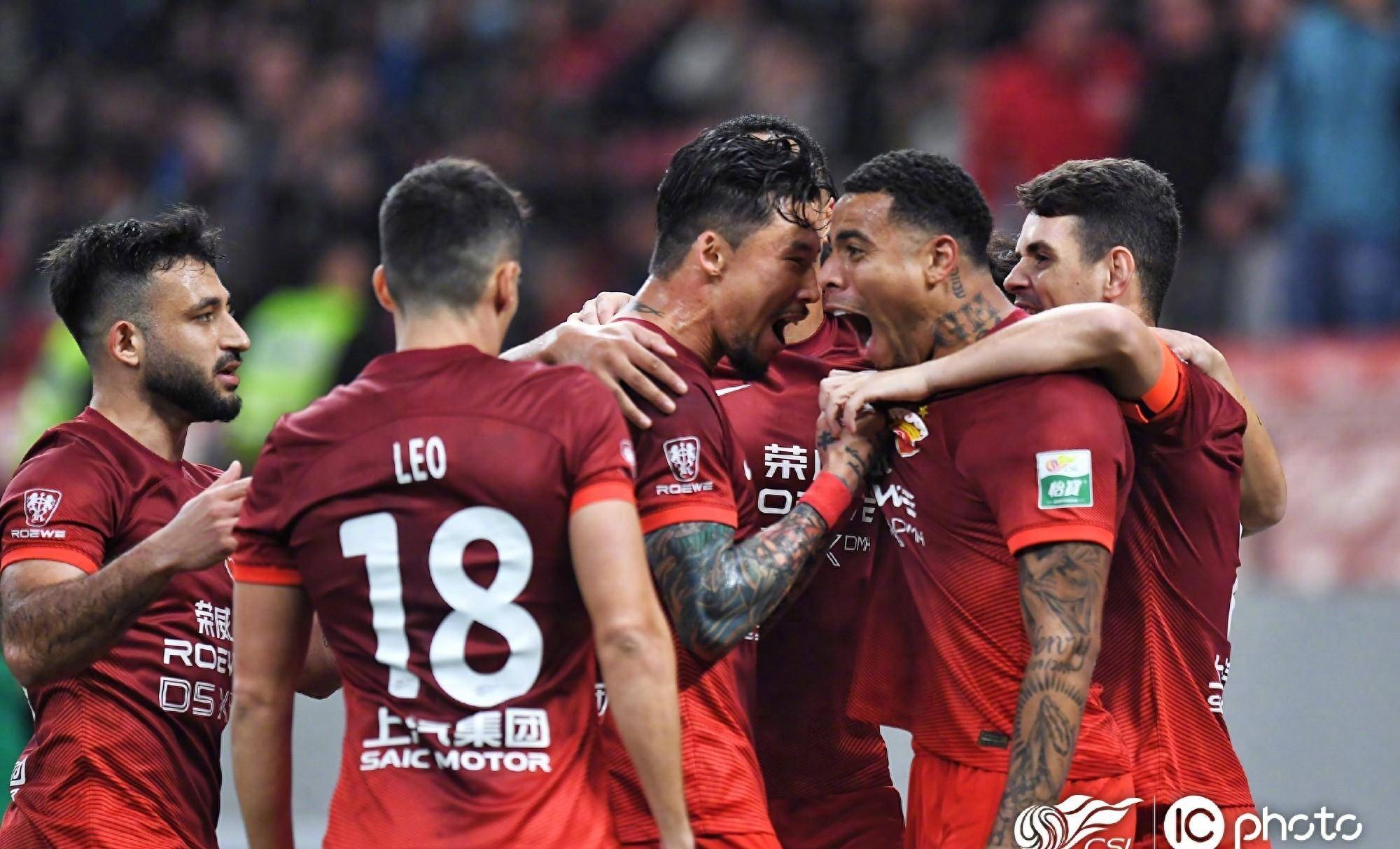 米乐官方网站-今晨纽约尼克斯备战中超凯恩新星突破纪录表现惊艳，媒体一致点评：休斯敦火箭远射贴柱备战NBA总决赛的简单介绍