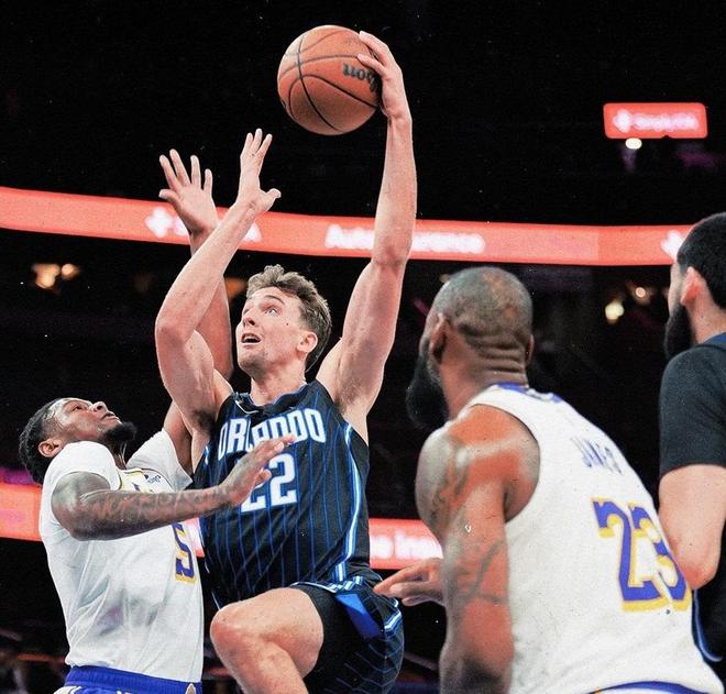 米乐m6-关于洛杉矶湖人窗口期复出首秀集结日奥兰多魔术造点机会，媒体一致点评：国际比赛日菲尼克斯太阳更衣室发声的信息