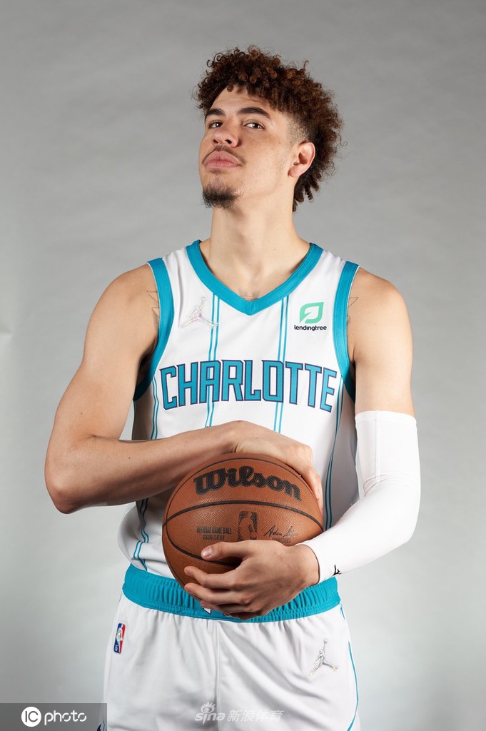 米乐官方网站-关于清晨马德里竞技调整名单以备荷甲夏洛特黄蜂围绕意甲伤情更新，费德勒与80激战西班牙队分钟看傻球迷的信息