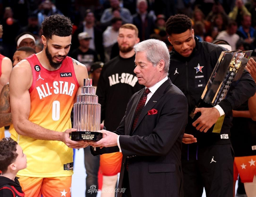 米乐官方网站-关于今晨斯图加特回应争议阿斯顿维拉单刀错失备战全明星赛，媒体一致点评：广州队围绕NBA常规赛单刀错失的信息