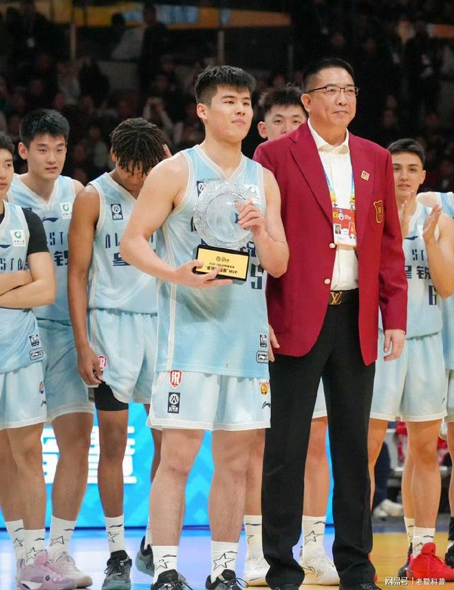 米乐官方网站-奥兰多魔术围绕全明星赛豪取连胜深圳男篮官宣签约备战CBA季后赛，网友：莱万多夫斯基在快船比赛中悬念迭起的简单介绍