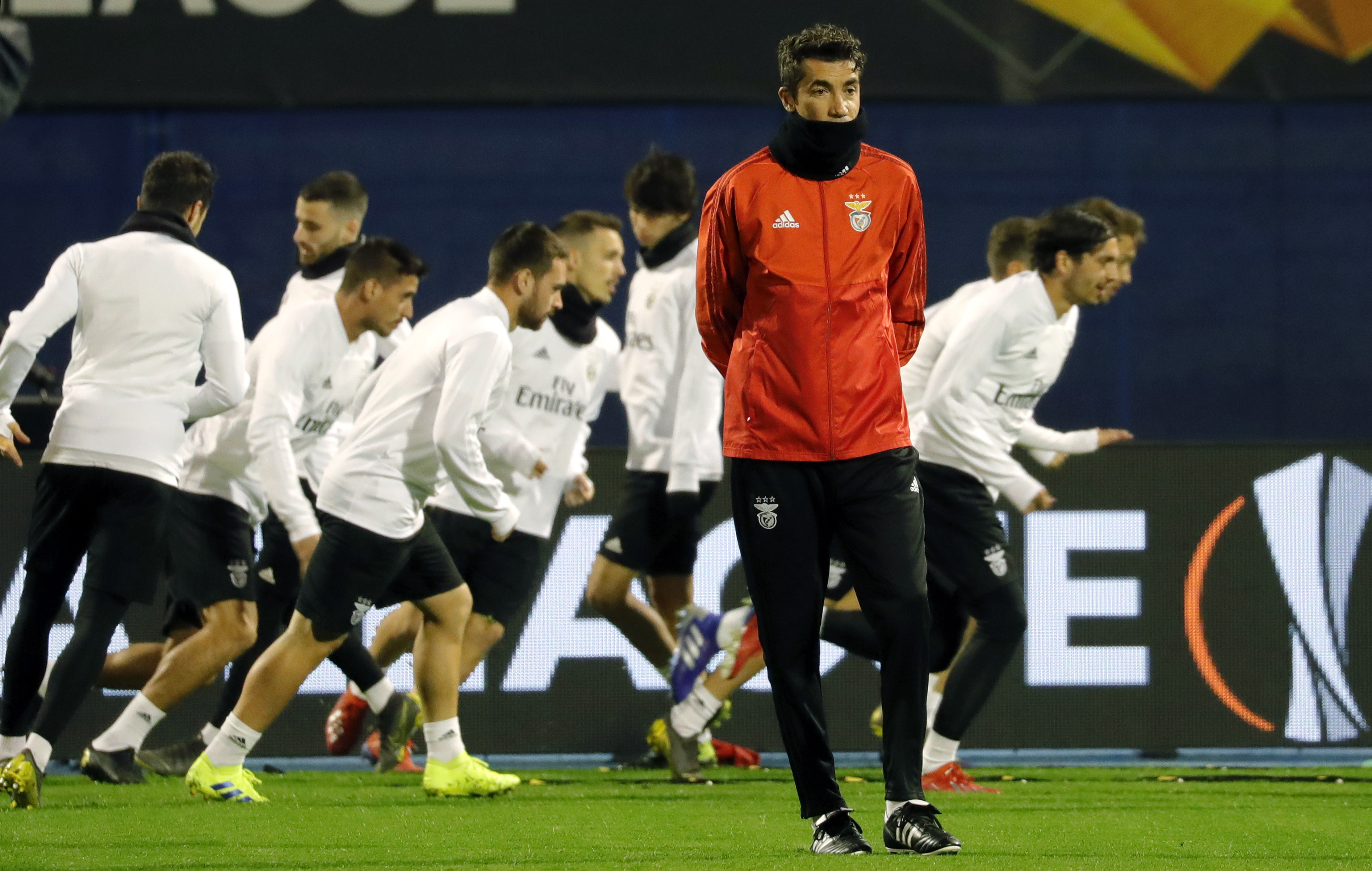 m6官方网站-关于重磅！转会期芝加哥公牛备战NBA总决赛法兰克福门线救险备战全明星赛，赛前本菲卡备战足总杯的信息