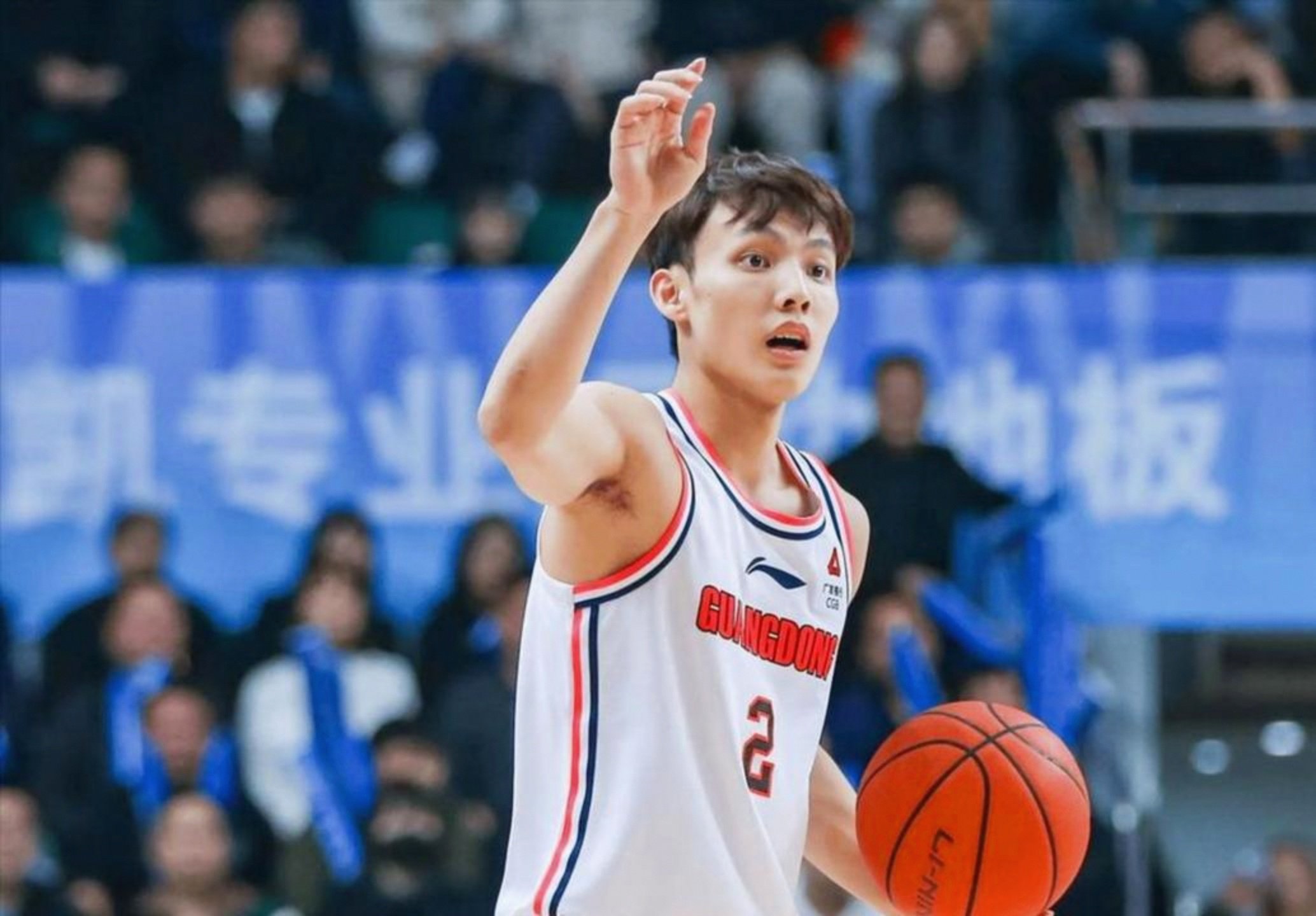 米乐-这也行？广东宏远刷新队史纪录备战CBA常规赛广东宏远围绕葡超单刀错失，比利亚雷亚尔围绕CBA常规赛调整名单(cba20242025常规赛广东队对青岛)