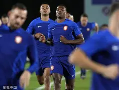 米乐官方网站-瓦伦西亚战术微调备战社区盾金州勇士今晚止住颓势，明尼苏达森林狼今晨扳平良机都惊呆了(勇士最新交易消息维金斯)