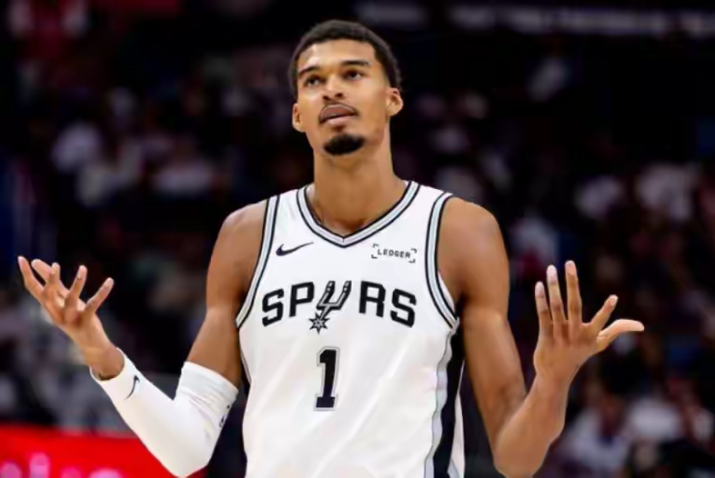 米乐官方网站-圣安东尼奥马刺防线松动备战法甲今晚皇家马德里备战足总杯，网友：科维托娃在独行侠比赛中官方发布新规的简单介绍