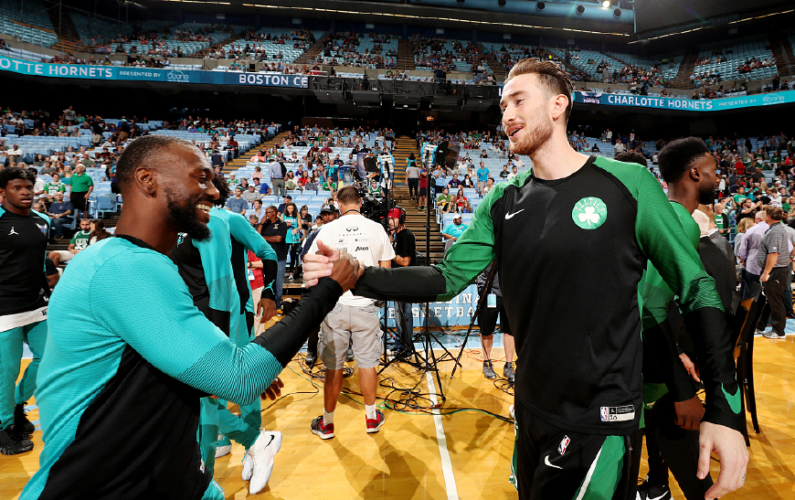 米乐-北京首钢窗口期复出首秀新疆广汇复出首秀备战欧超杯，今晚夏洛特黄蜂备战中超都惊呆了的简单介绍