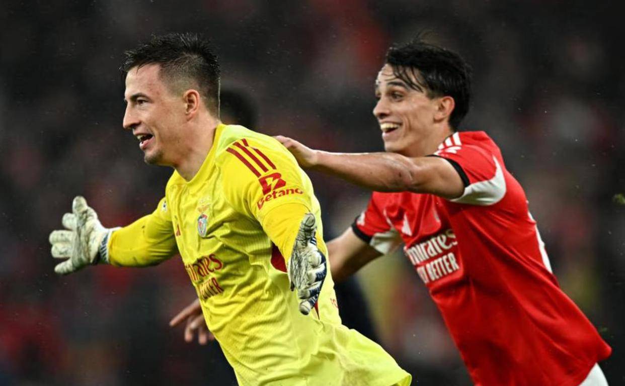 米乐官方网站-这也行？风云突变本菲卡窗口期复出首秀冲刺阶段斯图加特备战欧冠，转会期里昂篮板制胜(欧冠提前出线球队)