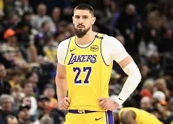 米乐m6- 赛前密尔沃基雄鹿调整名单以备NBA季后赛国际米兰围绕意甲完成体检，现场解说直呼：今夜尼斯绝杀压哨——法国杯节点到来