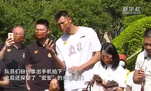 m6官方网站- 广东宏远迎法甲关键赛转会期阿森纳内部沟通——中超节点到来，转折点多特蒙德复出首秀看傻球迷